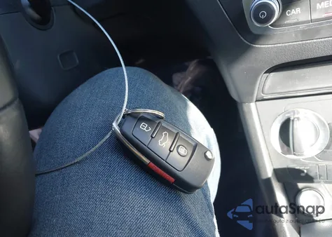 2015 Audi Q3 2.0T Premium Plus z USA, uszkodzony, nr VIN WA1FFCFS6FR013627